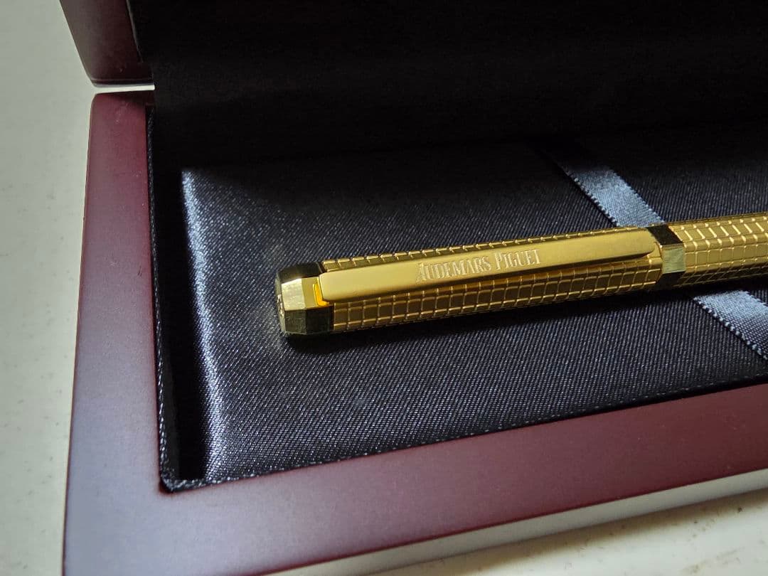 オーデマピゲ　ボールペン　ゴールド　箱付き　新品