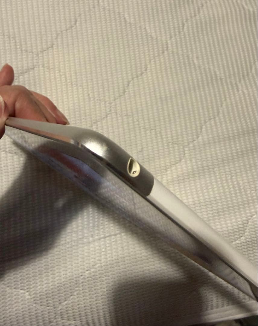 Apple iPadAir2 64GB Wi-Fi+セルラー　シルバー　美品