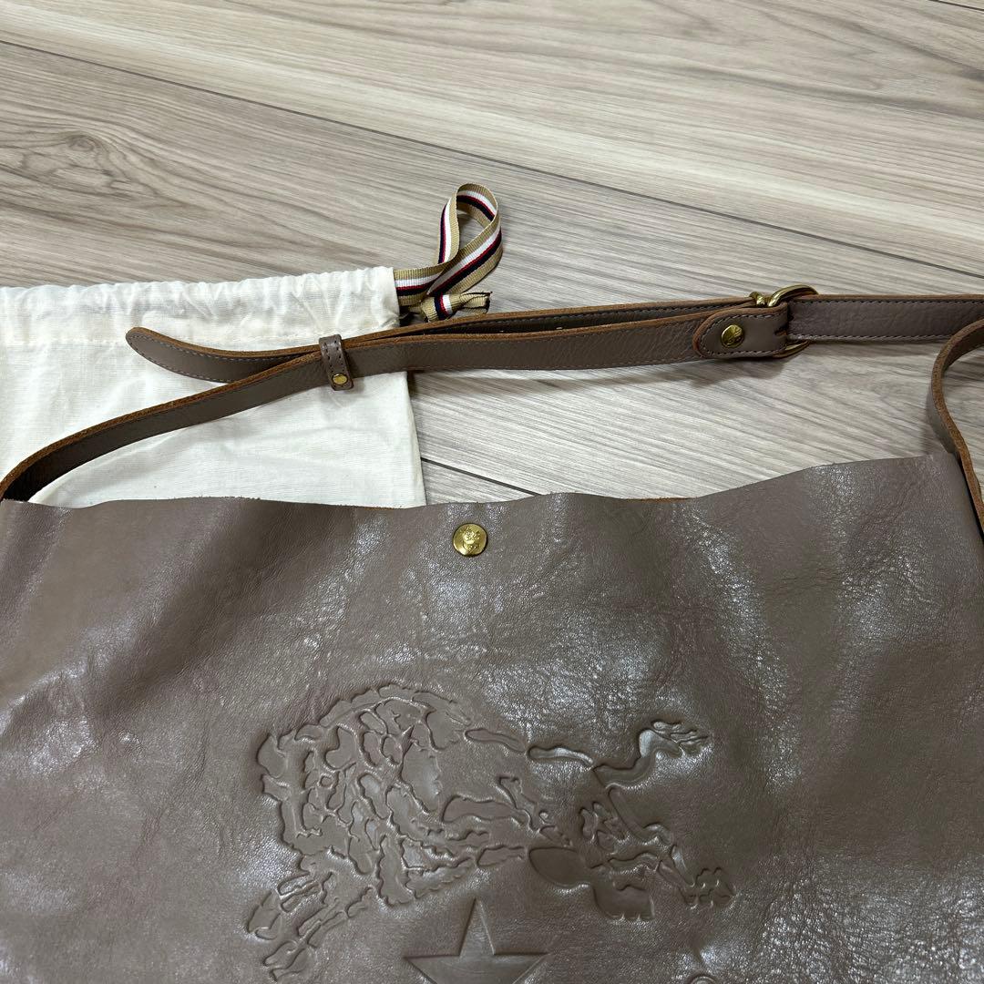 イルビゾンテレザークロスボディバッグ