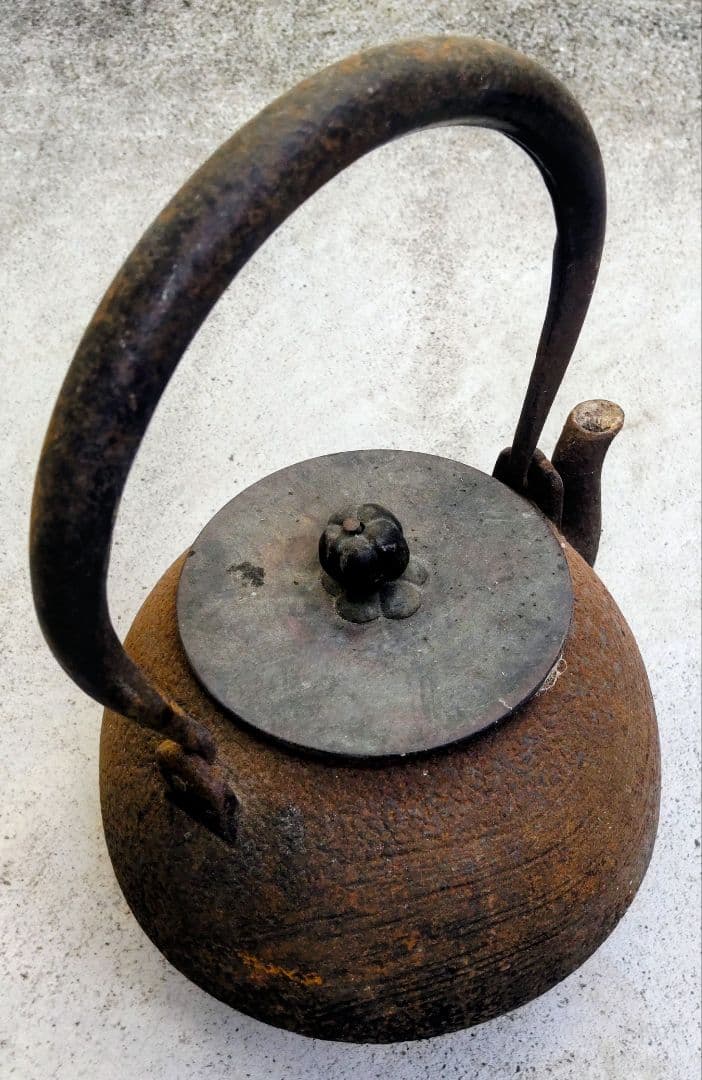 「大切に保管していました」味わいのある鉄瓶／用の美を感じる品／龍文堂造／骨董