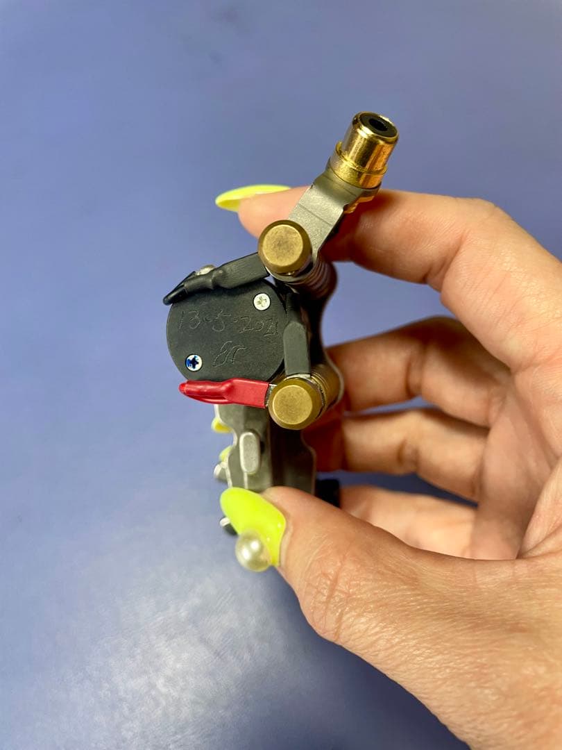 wizardクインケV1アルミCam&DarkLabグリップ　タトゥーマシン