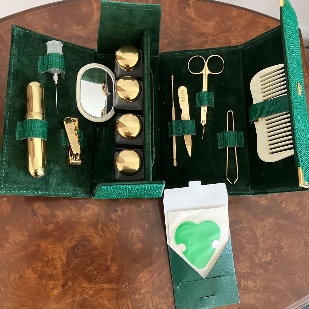 グルーミングセット　トラベルエチケットセット　爪切り、香水、やすり