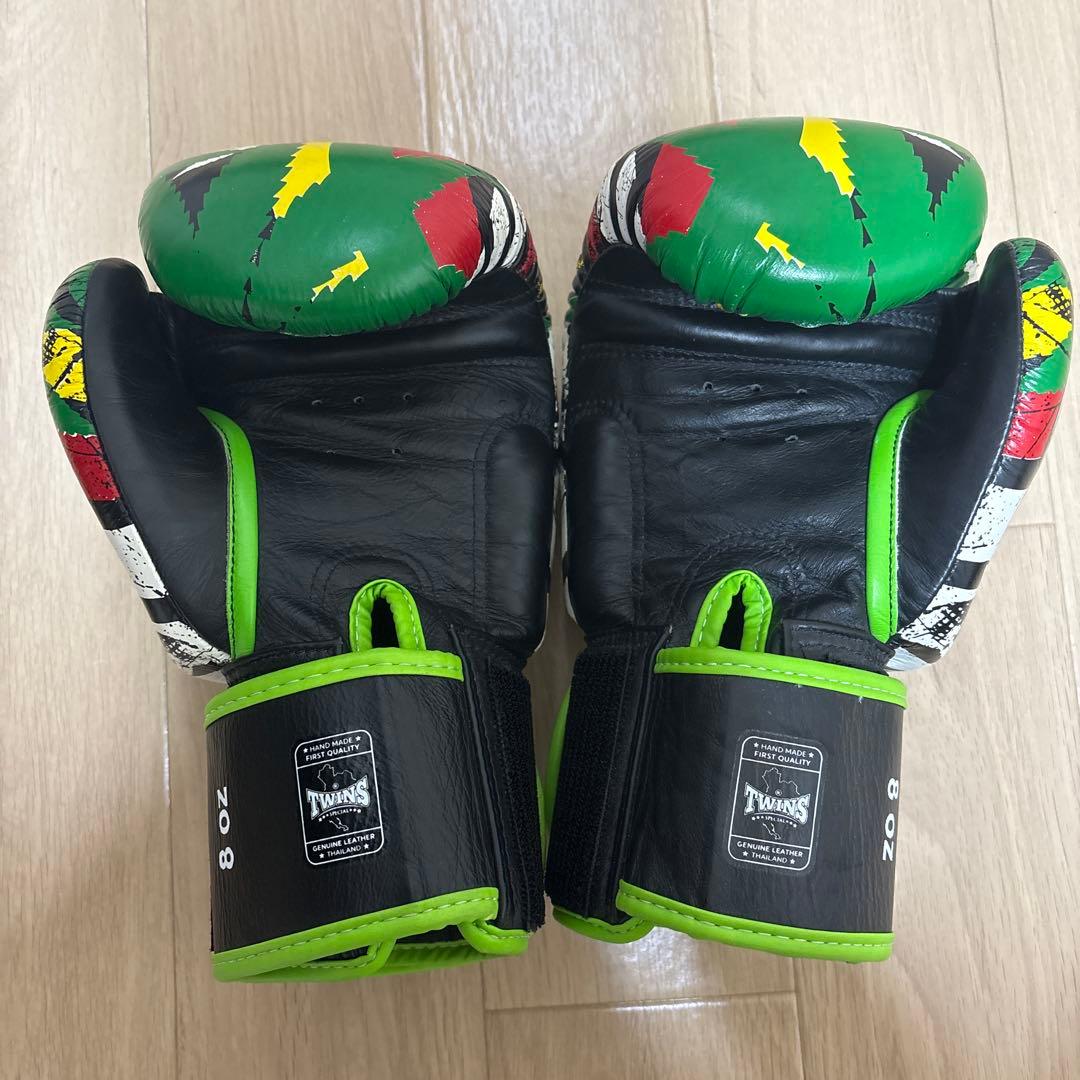 TWINS 8オンスボクシンググローブ 大麻柄