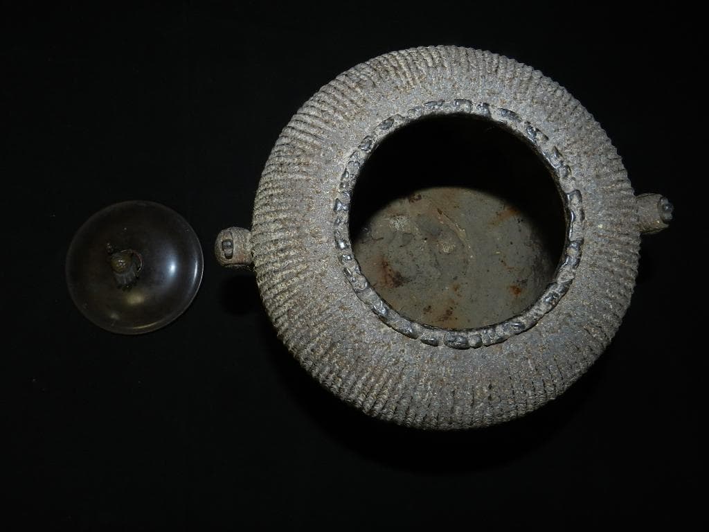 O18値下品 茶￼道具 江戸期 小槌環付き形 俵形白肌鐵地 亀摘み蓋