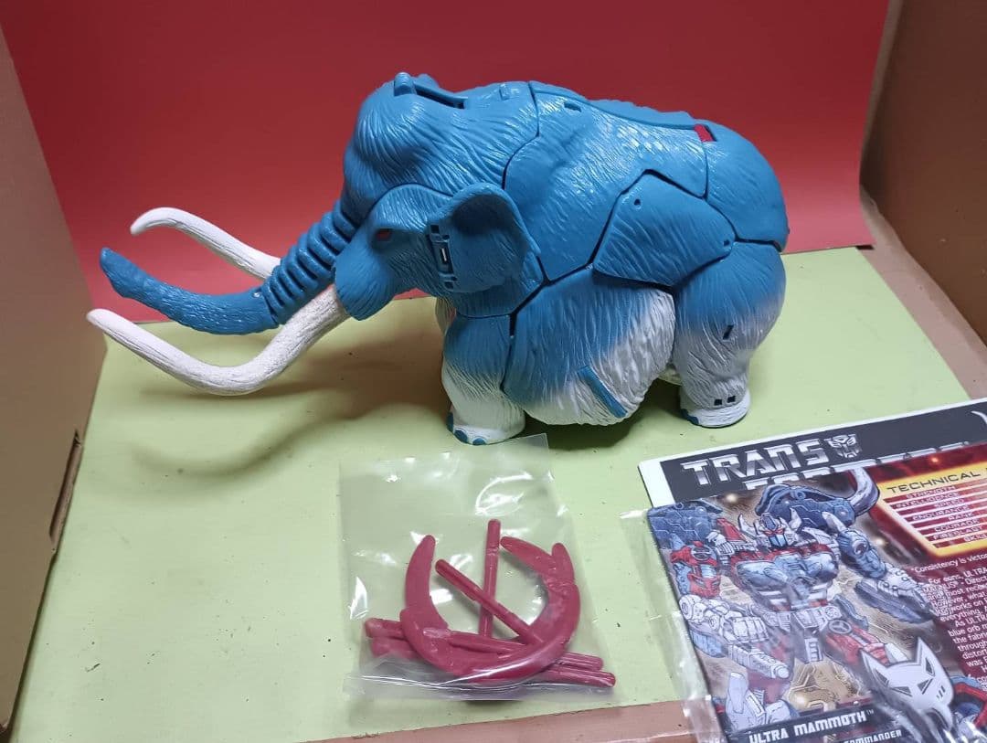 超激レア!開封品トランスフォーマー ボットコン2013限定品 ウルトラマンモス