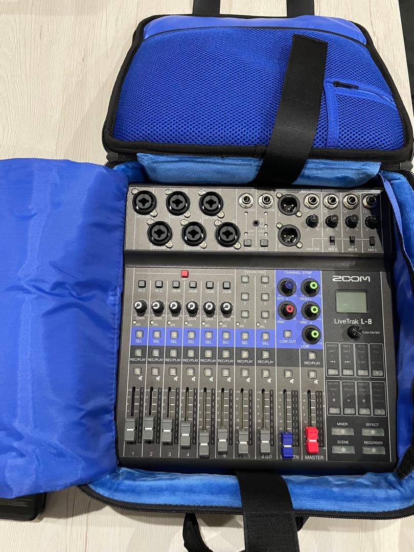 ZOOM LiveTrak L-8 ミキサー　ケース付き
