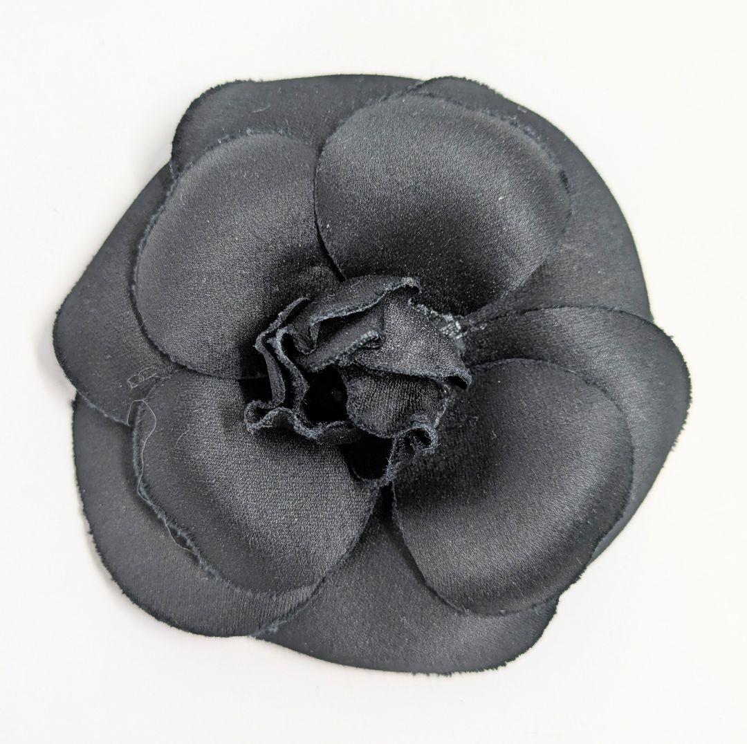 CHANELシャネル カメリアブローチ　ブラック　ゴールドプレート