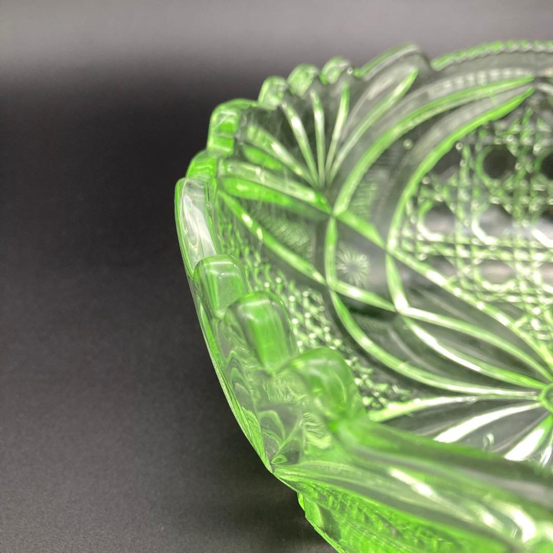 ウランガラス　ガラス鉢　カットガラス　ガラスボウル