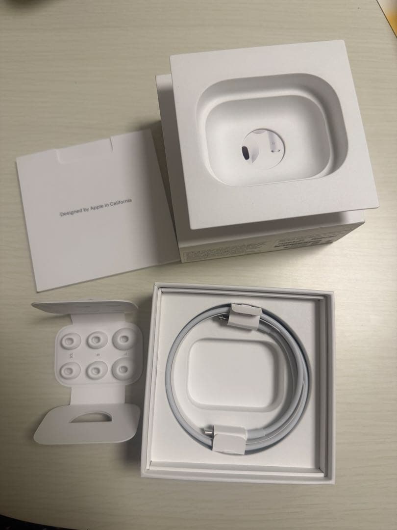 AirPods Pro (第2世代) 本体と充電ケース