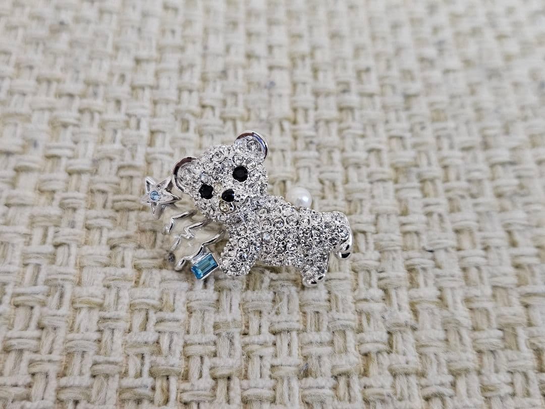 ☆美品！VENDOME BOUTIQUE　ベアとツリーのピンブローチ　クリスマス