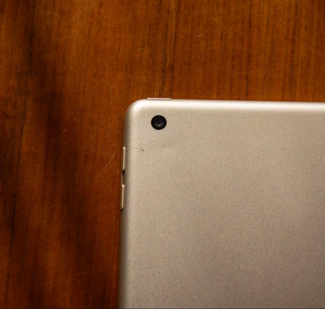 Apple iPad 第5世代 ゴールド 32GB 本体