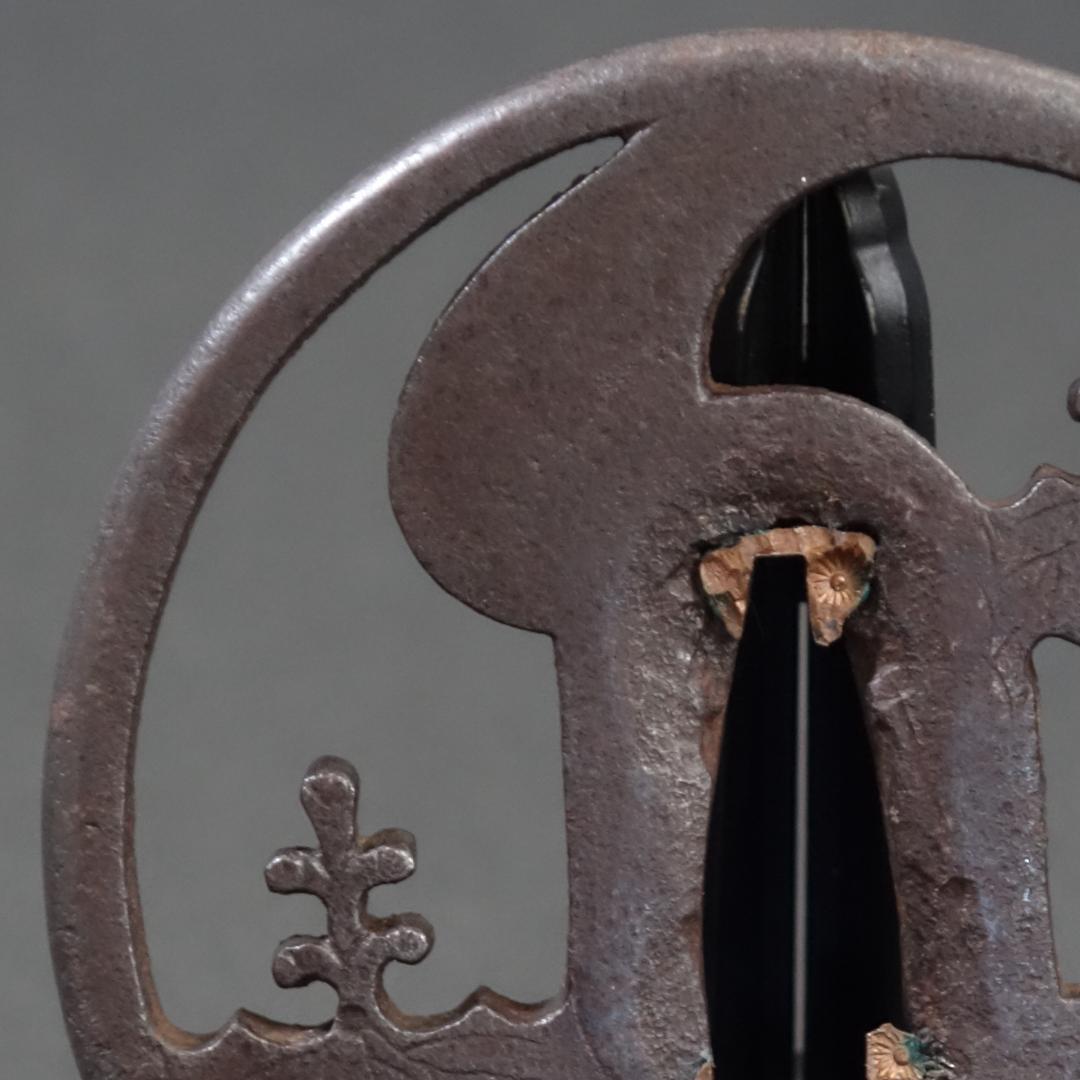 【 桐巴透鐔 無銘 後代肥後 】(鑑定書有) 鍔 鐔 刀装具 武具 骨董 江戸