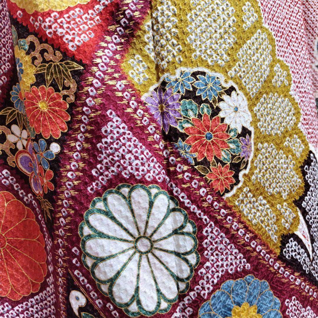 振袖フルセット(7点)・総絞り・エンボス加工・花模様・金彩加工・逸品