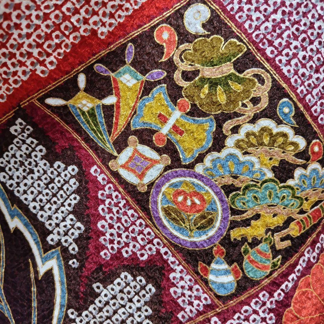 振袖フルセット(7点)・総絞り・エンボス加工・花模様・金彩加工・逸品