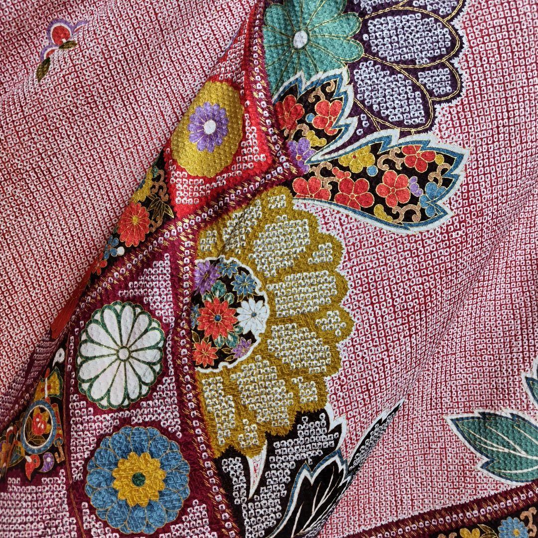 振袖フルセット(7点)・総絞り・エンボス加工・花模様・金彩加工・逸品