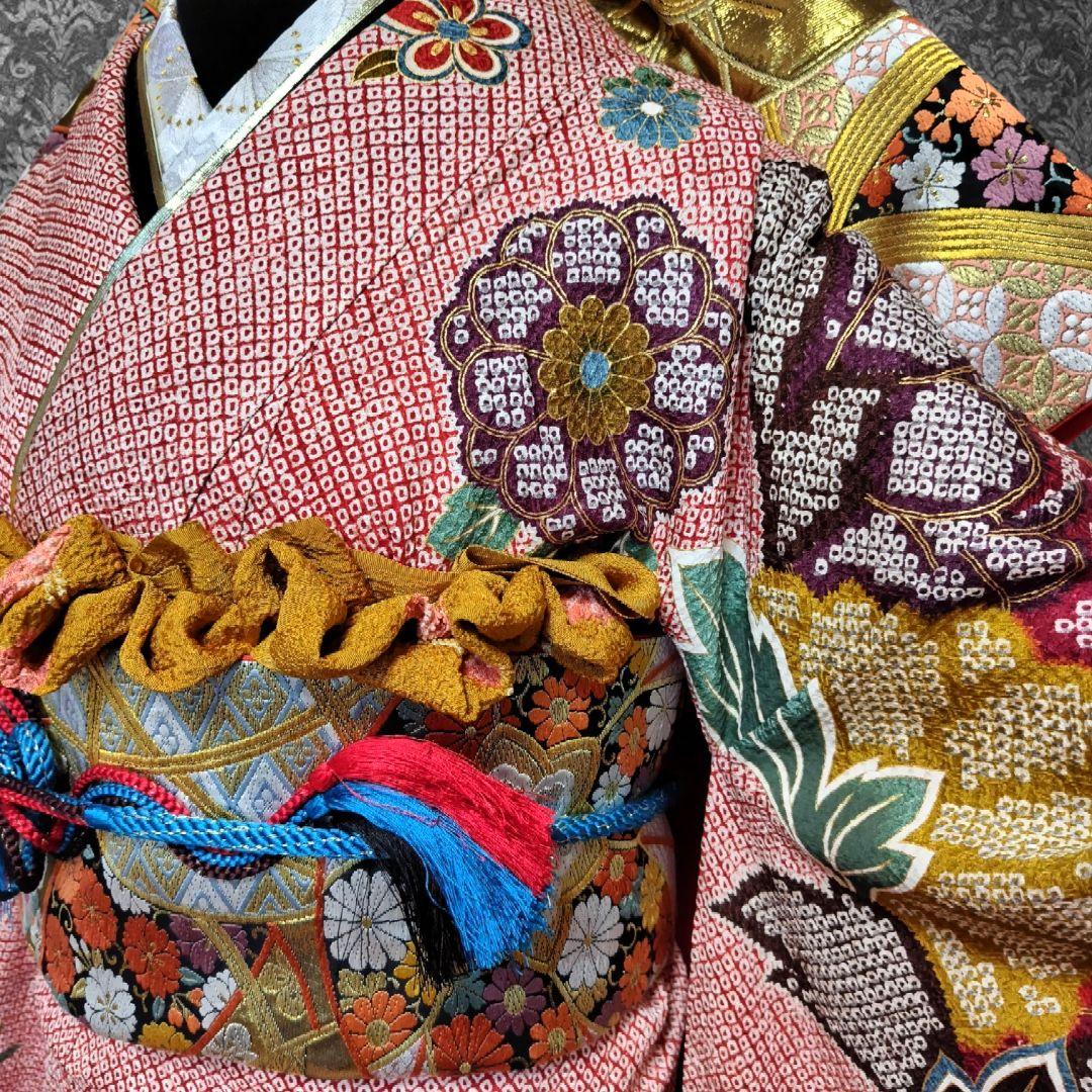 振袖フルセット(7点)・総絞り・エンボス加工・花模様・金彩加工・逸品