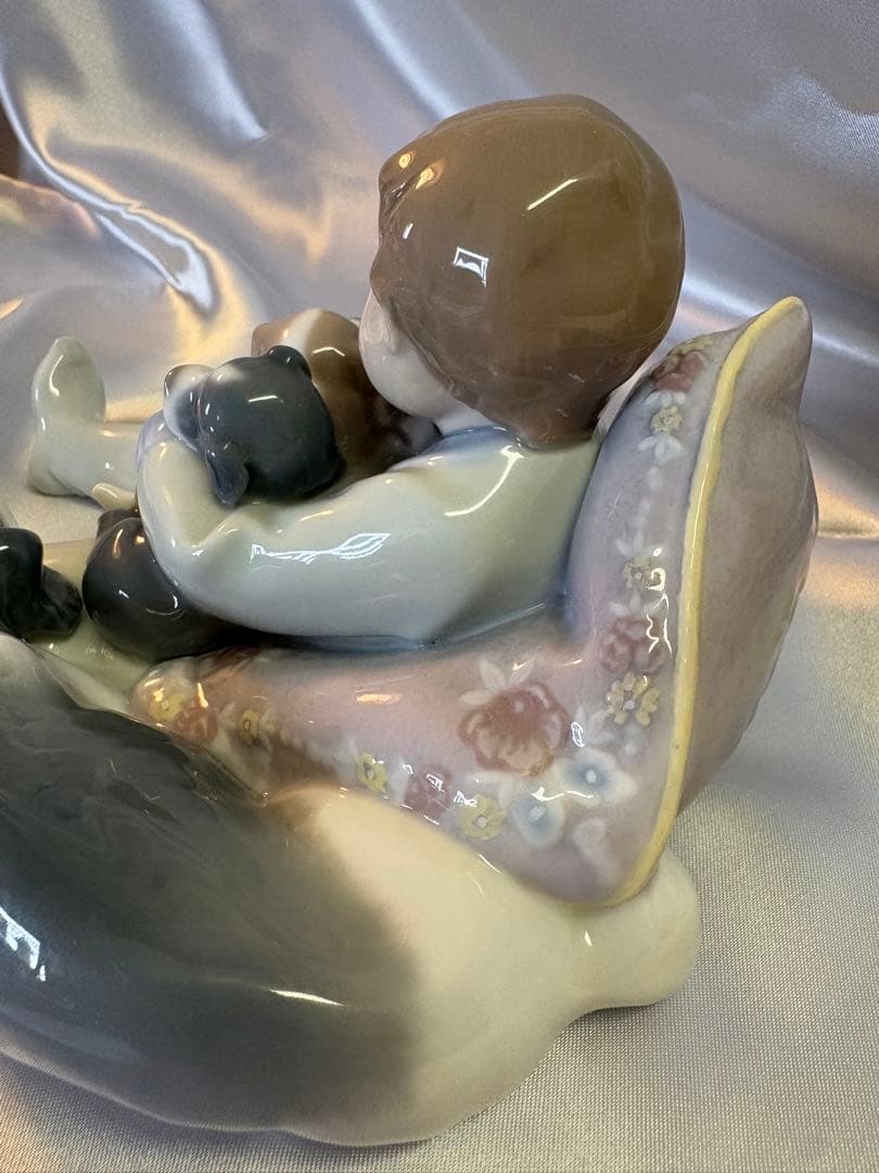 LADRO リヤドロ フィギュリン みんなおねんね