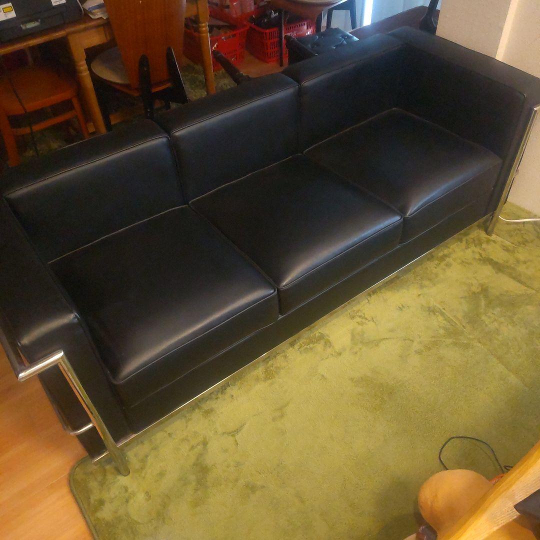 ブラックレザーソファセット コルビュジエのリプロダクト三人掛けと一人掛けセット