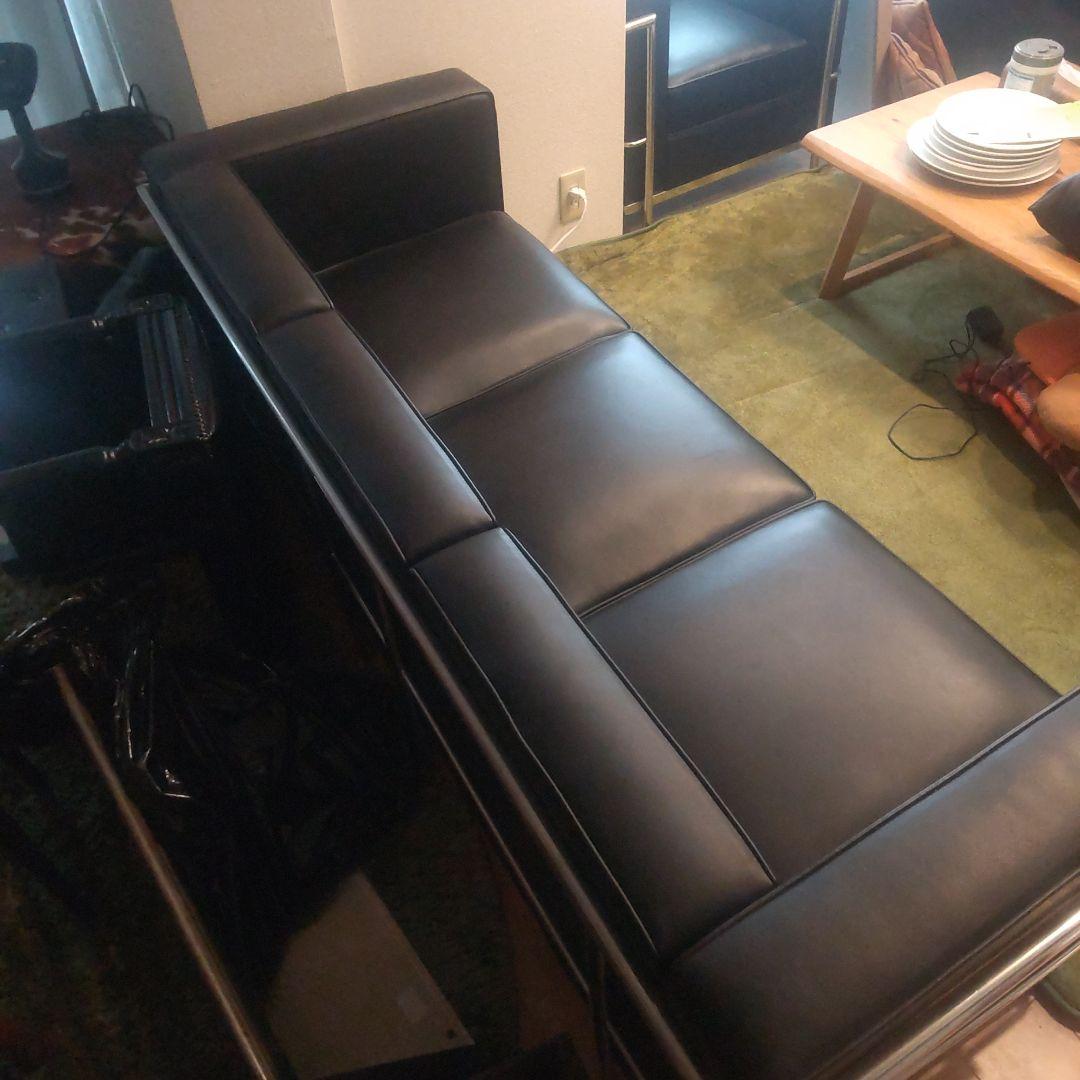 ブラックレザーソファセット コルビュジエのリプロダクト三人掛けと一人掛けセット