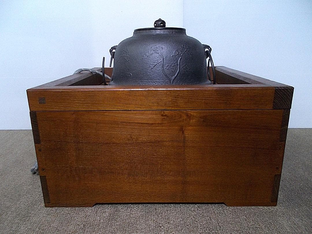 茶道具 野々田電熱器置炉セット 八百年の伝統釜師:菊池政光茶釜 茶釜 釜環 底瓦