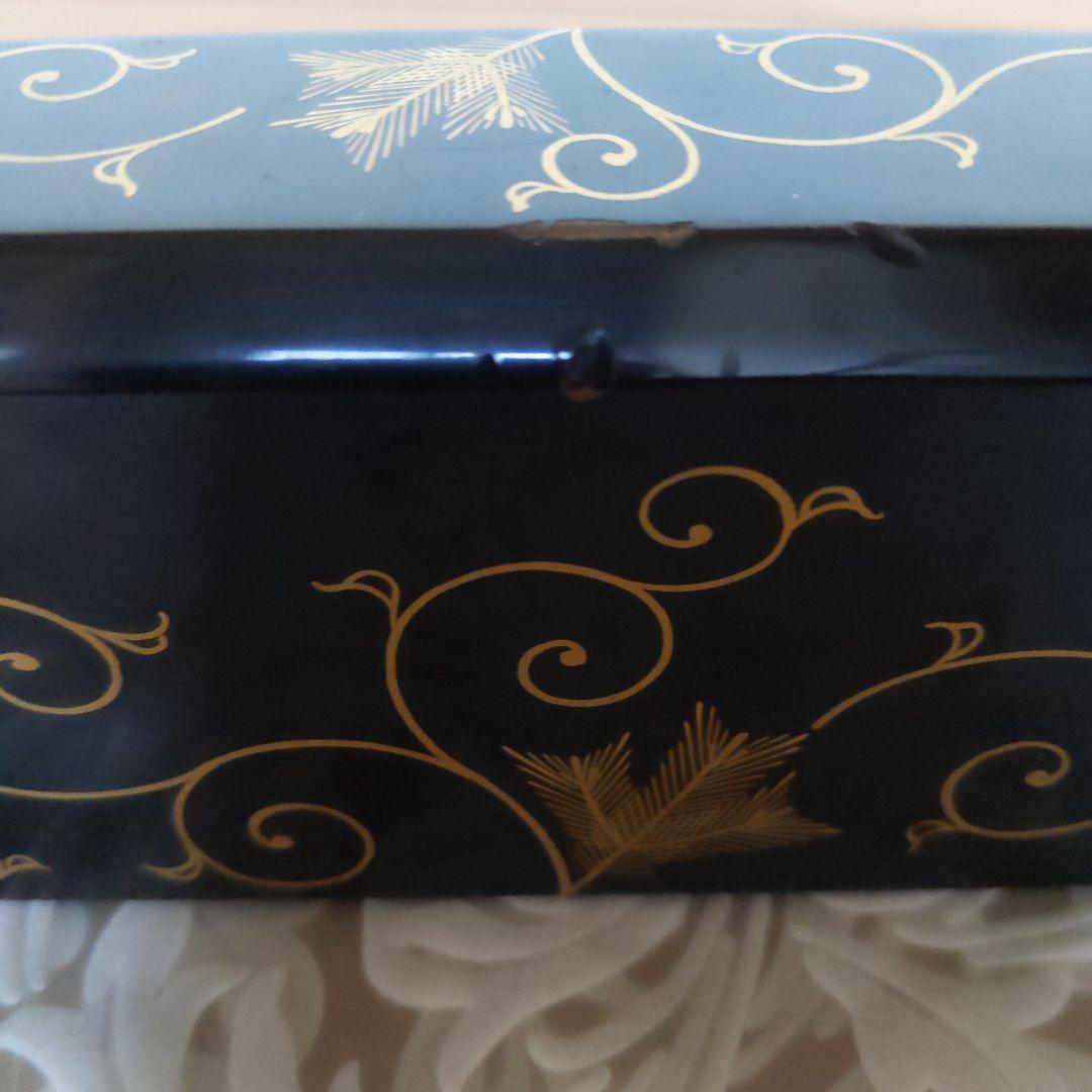 茶道具　炉縁　松唐草　蒔絵師︰西條一斉　表千家　裏千家　【匿名配送】