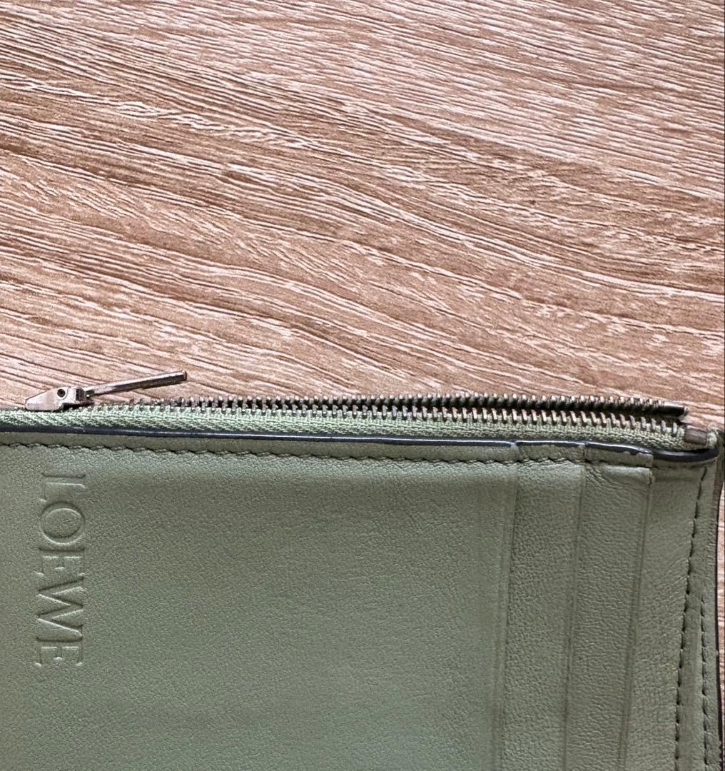 ロエベ　財布　アナグラムバーティカルウォレット　三つ折りローズマリー