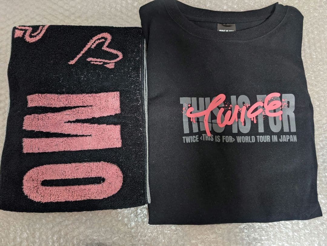 TWICE MOMO ツアータオル & Tシャツ セット