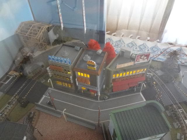 週刊SL鉄道模型 レイアウト・ジオラマ完成品 転車台ライト点灯PWケースNゲージ