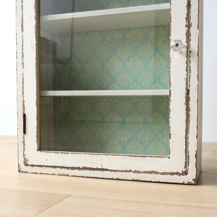 シャビーシック ホワイト ガラスケース 古家具 壁掛け 飾り棚