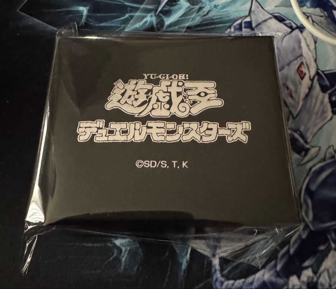 遊戯王　青眼の白龍　ブローチ　ブルーアイズ