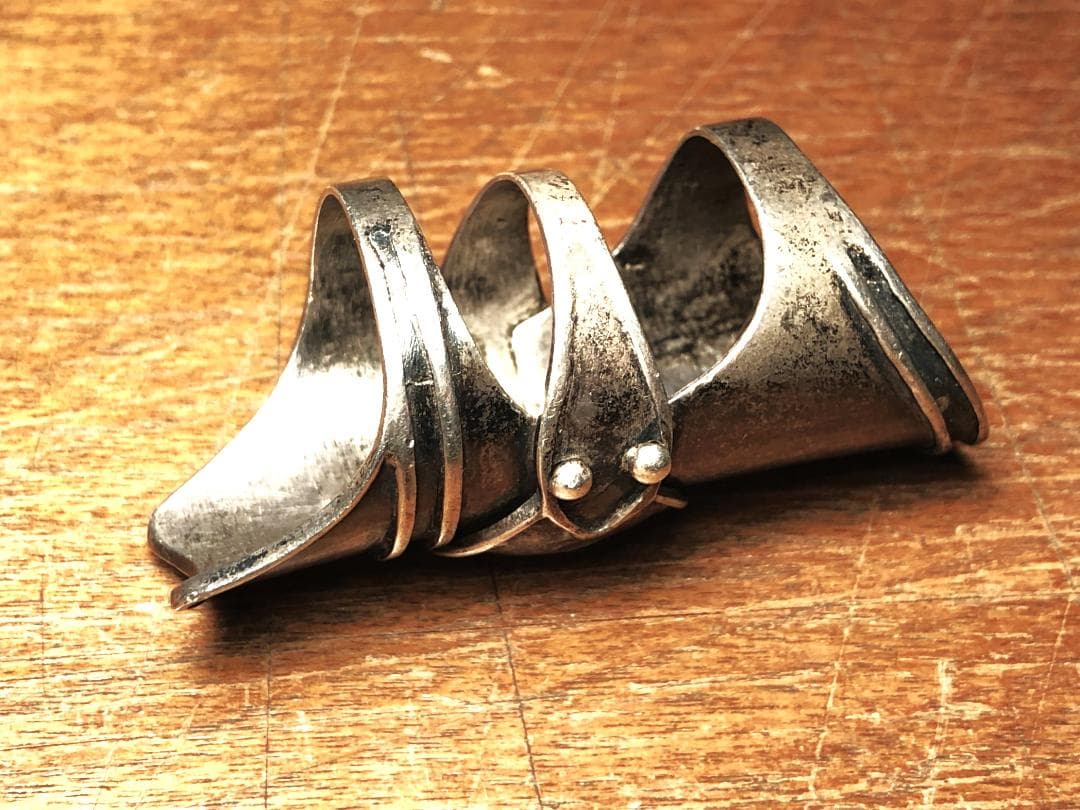 【 ナックルリング 】　中世～近世　シルバー925