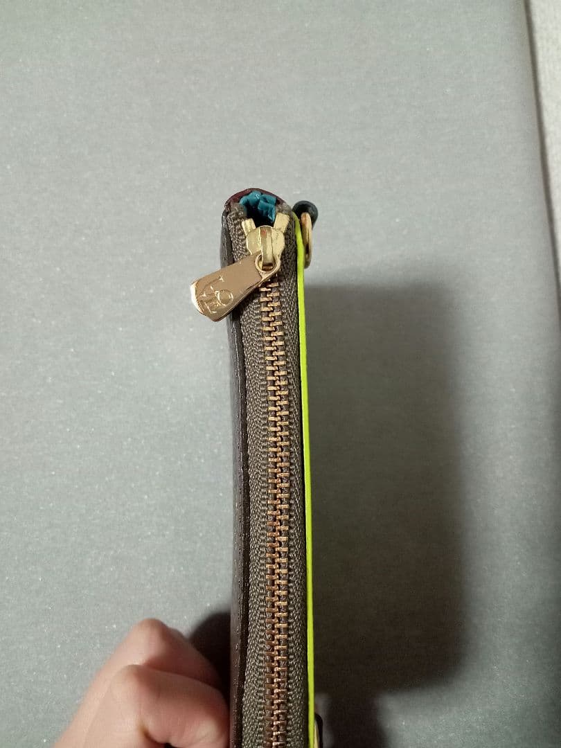 美品【ADMJ earパピヨネ別注】L字お財布ショルダー　ミニウォレット