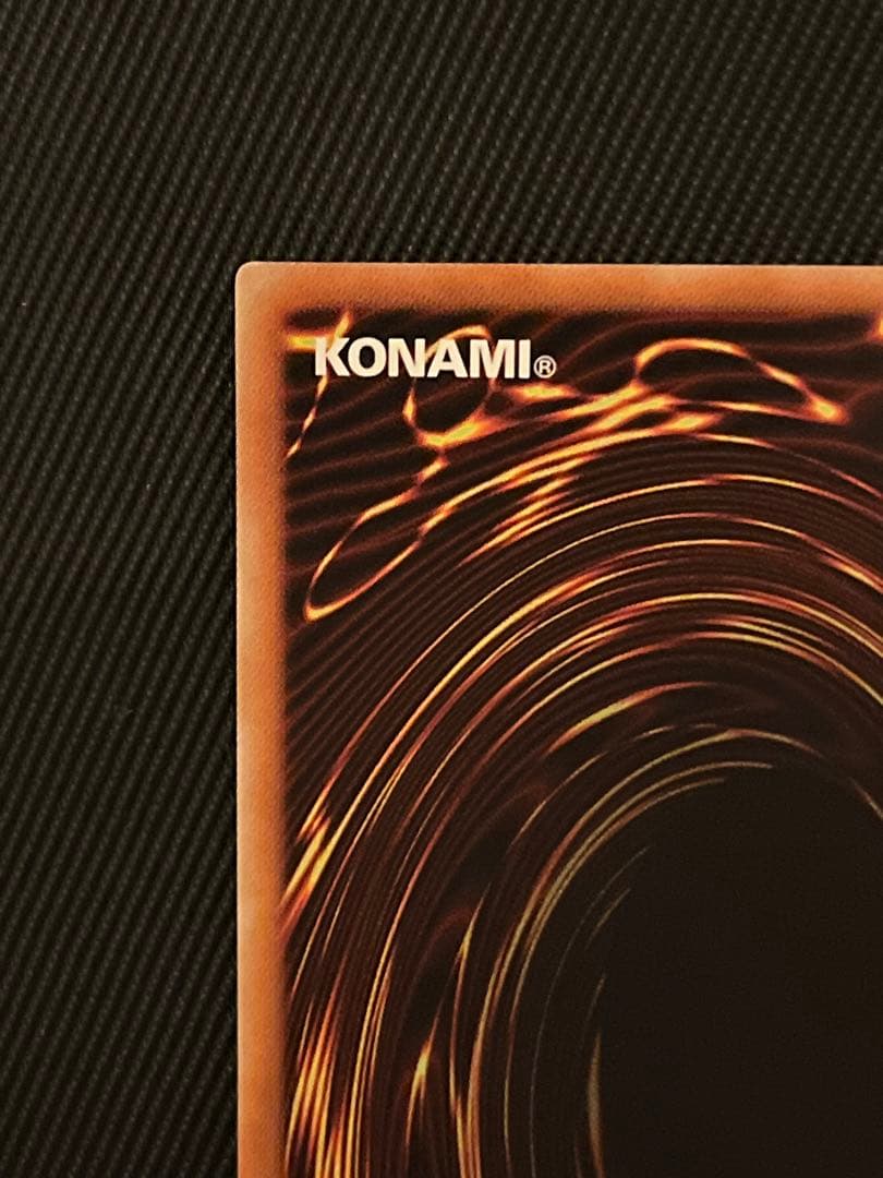 遊戯王　青眼の白龍　ブラックマジシャン　wcs2015 ミレニアムレア　開封品