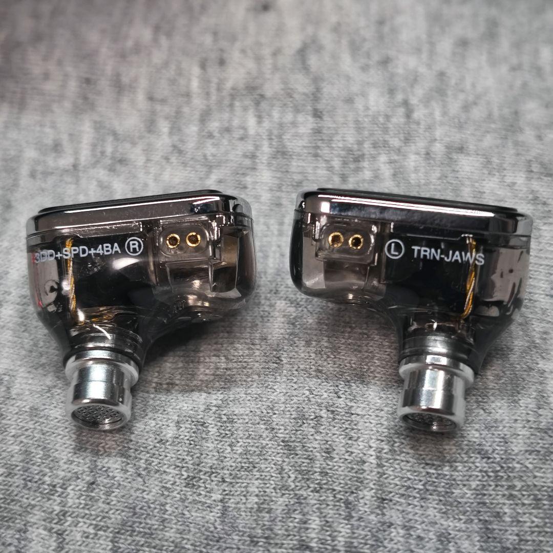 【試聴のみ】TRN JAWS 4.4mm おまけ付き　有線イヤホン　中華イヤホン
