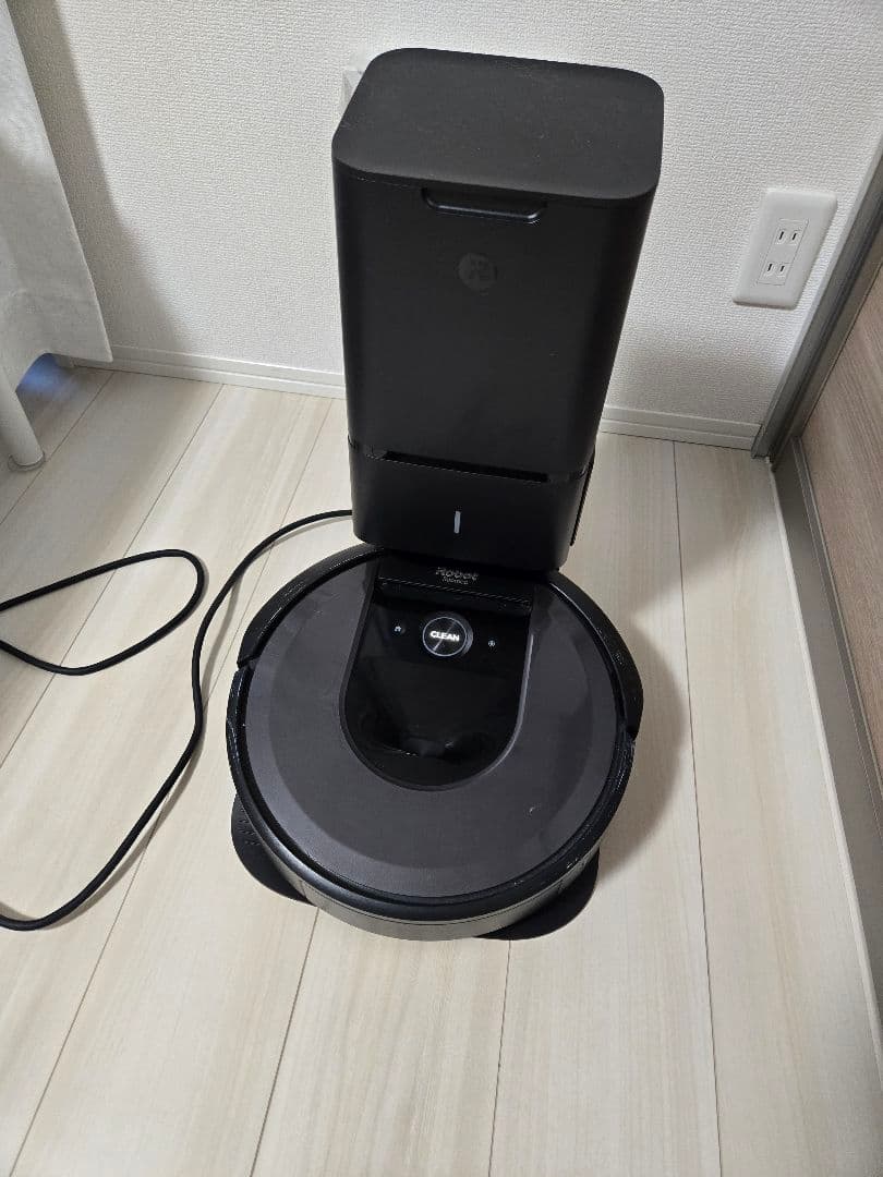 ルンバ　i7+　傷あり