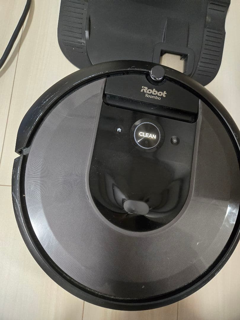 ルンバ　i7+　傷あり