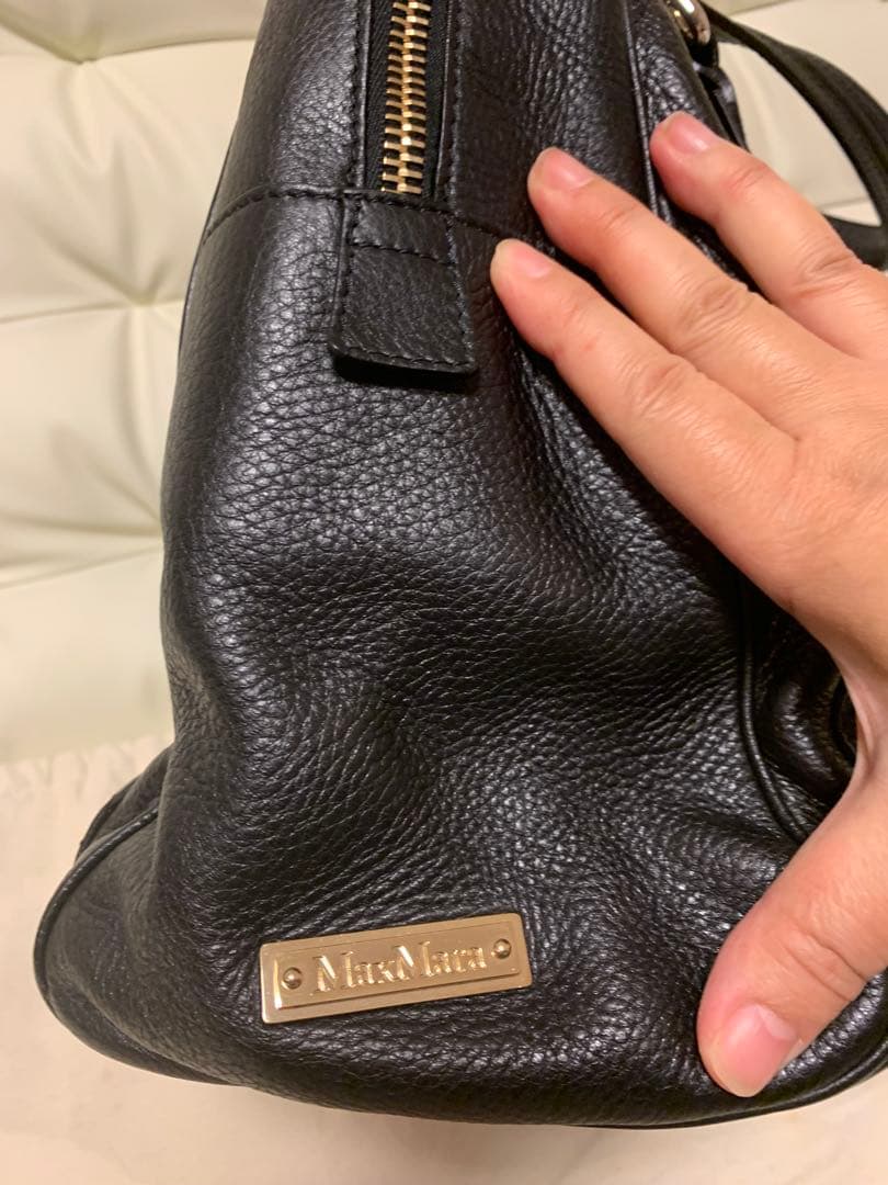 MaxMara ブラックレザーハンドバッグ
