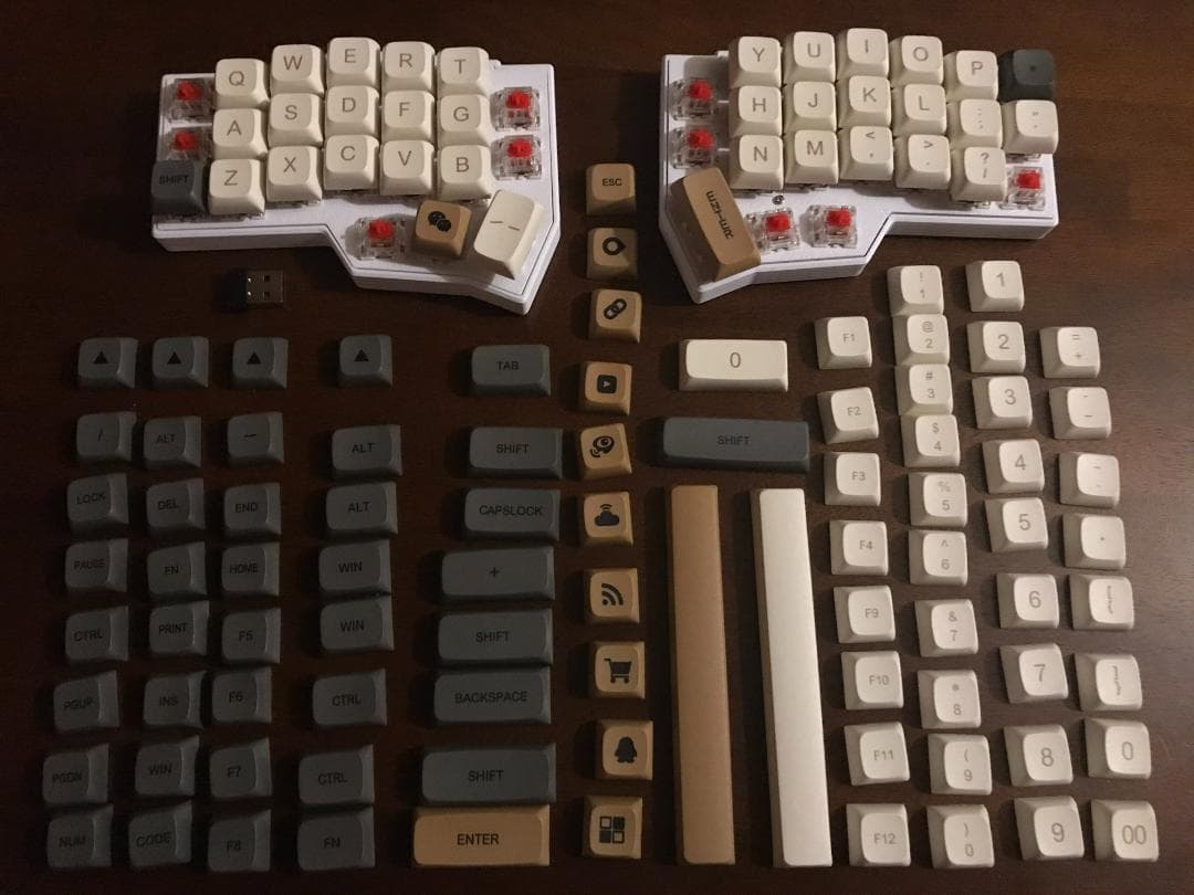 分離型キーボード Corne V4 2.4GHz無線接続 白