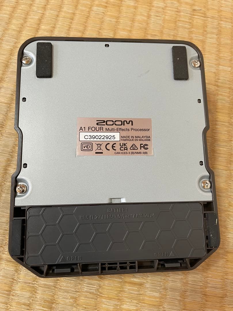 ZOOM A1 FOUR マルチエフェクトプロセッサー