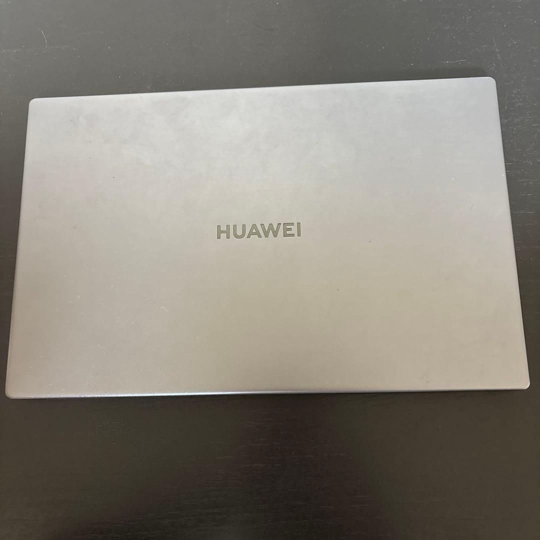Huawei MateBook D 15.6インチ　メモリ8G SSD256G
