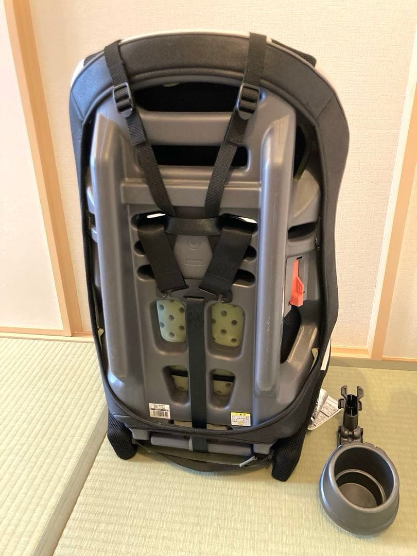 コンビチャイルドシートjoytrip エアスルー　ドリンクホルダー付き