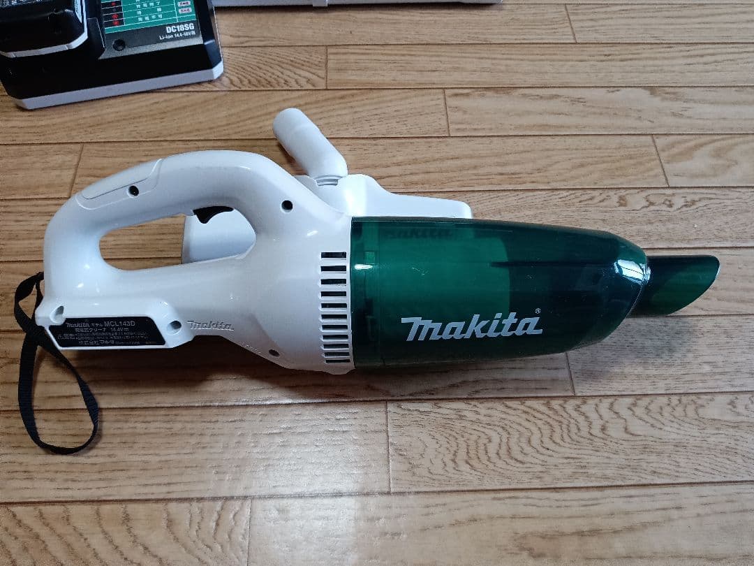 マキタ14.4V充電式クリーナー MCL143D バッテリー、充電器付