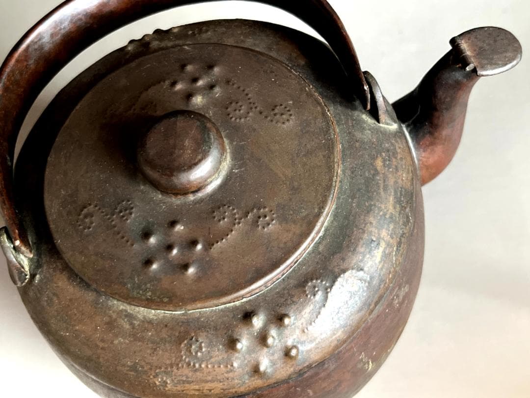 やかん■銅製 花唐草紋湯沸 古い薬缶注水 銅茶瓶 丸型茶釜 水差し モール■
