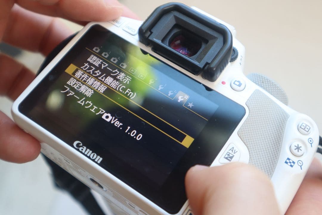 【美品】CANON EOS KISS X7 一眼レフカメラ ホワイト レンズ付き