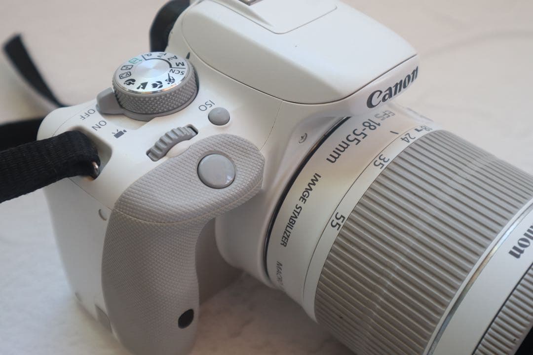 【美品】CANON EOS KISS X7 一眼レフカメラ ホワイト レンズ付き