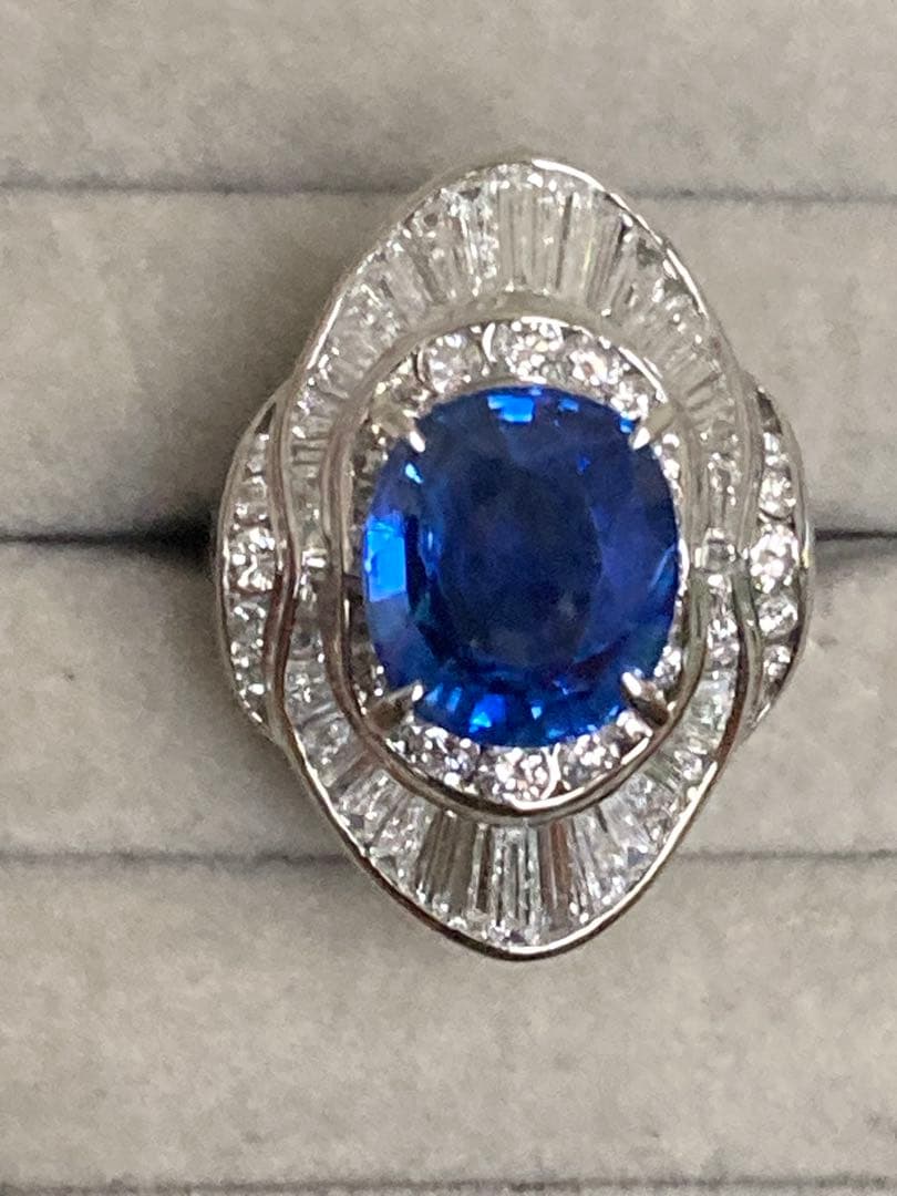 プラチナ天然サファイア６．65カラットリング