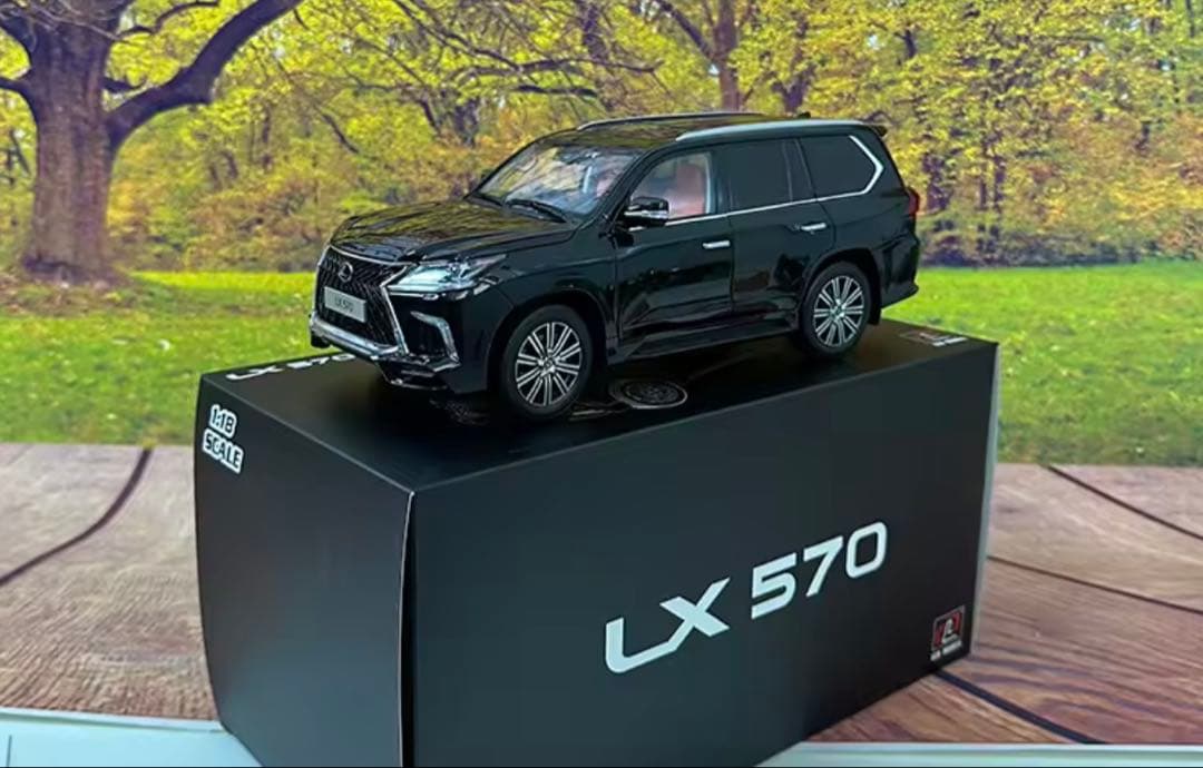 Lexus LX 570 1/18スケール モデル