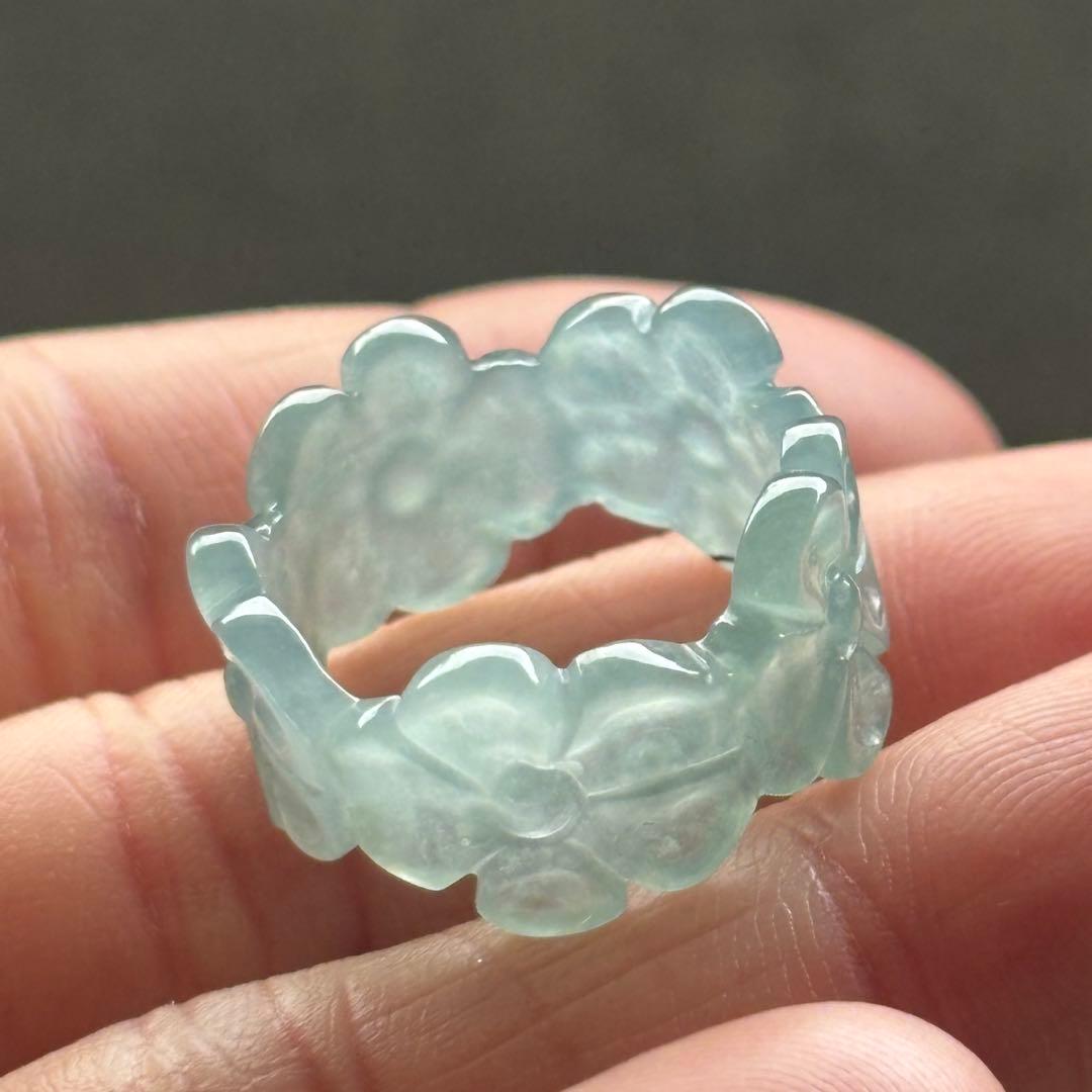 グアテマラ産天然本翡翠　A貨氷種　くり抜きリング　梅の花彫り　12.5号