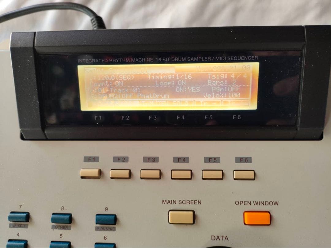 AKAI MPC2000XL MIDIプロダクションセンター