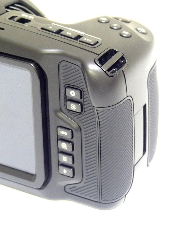 ブラックマジックデザイン BMPCC 4K　マイクロフォーサーズ リグ付